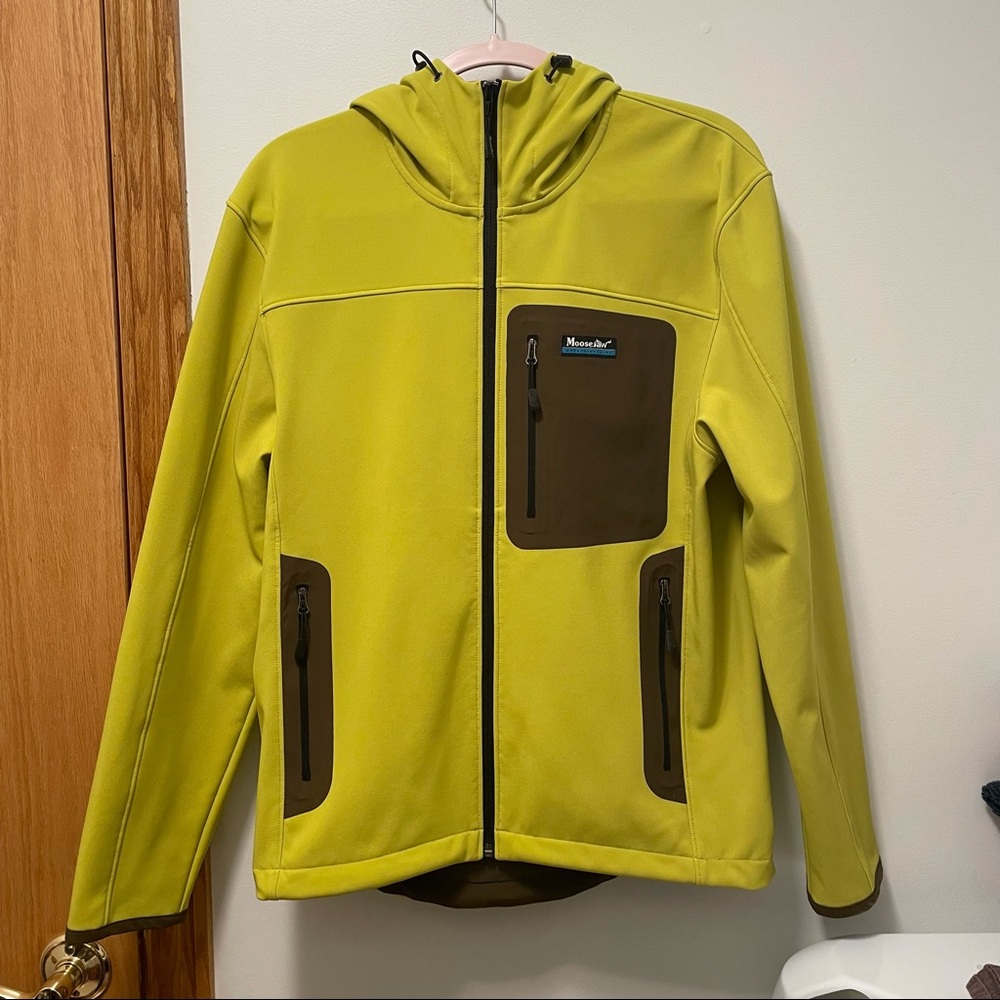 Moosejaw unisex softshell hooded jacket